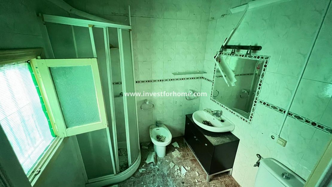 Sale - Apartment - Torrevieja - Centro