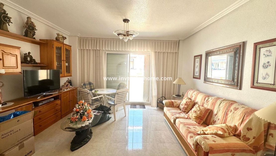 Sale - Apartment - Torrevieja - Centro