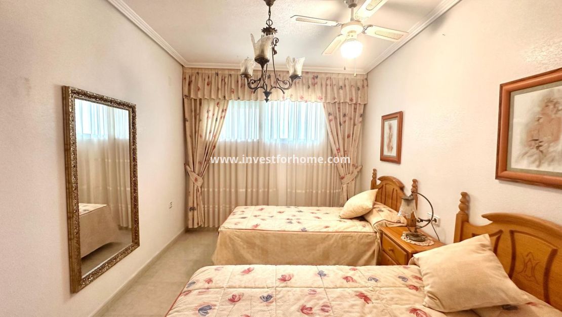 Sale - Apartment - Torrevieja - Centro