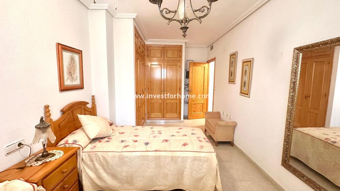 Sale - Apartment - Torrevieja - Centro