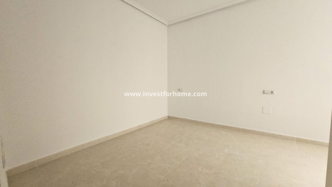 Sale - Apartment - Torrevieja - Centro