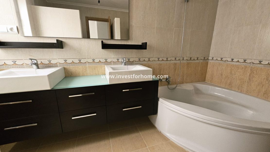 Sale - Apartment - Torrevieja - Centro