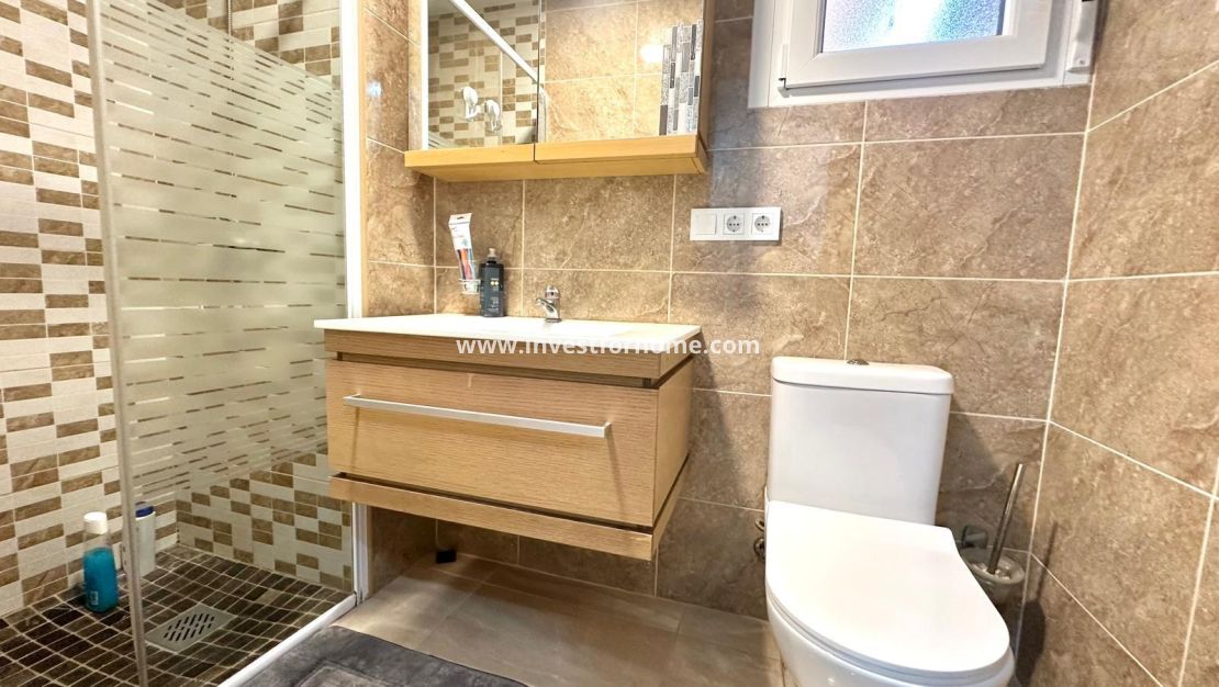 Sale - Apartment - Torrevieja - Centro