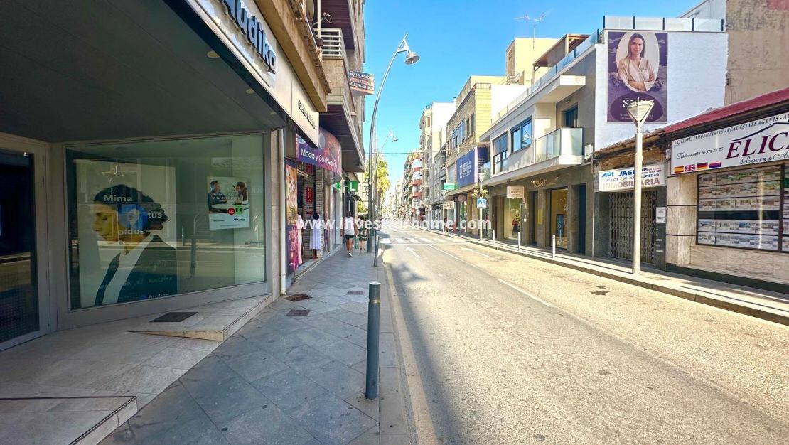 Sale - Apartment - Torrevieja - Centro