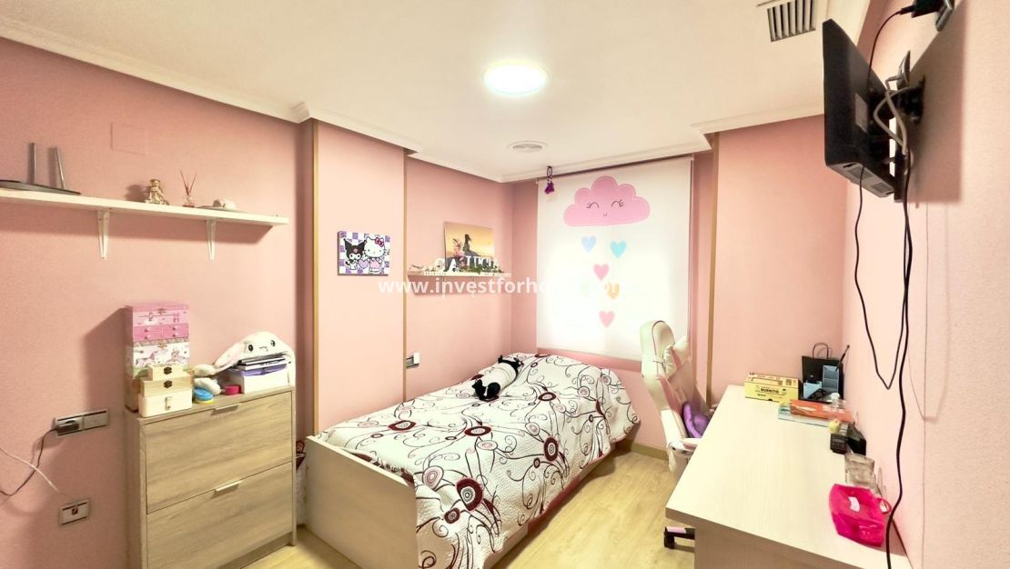 Sale - Apartment - Torrevieja - Centro