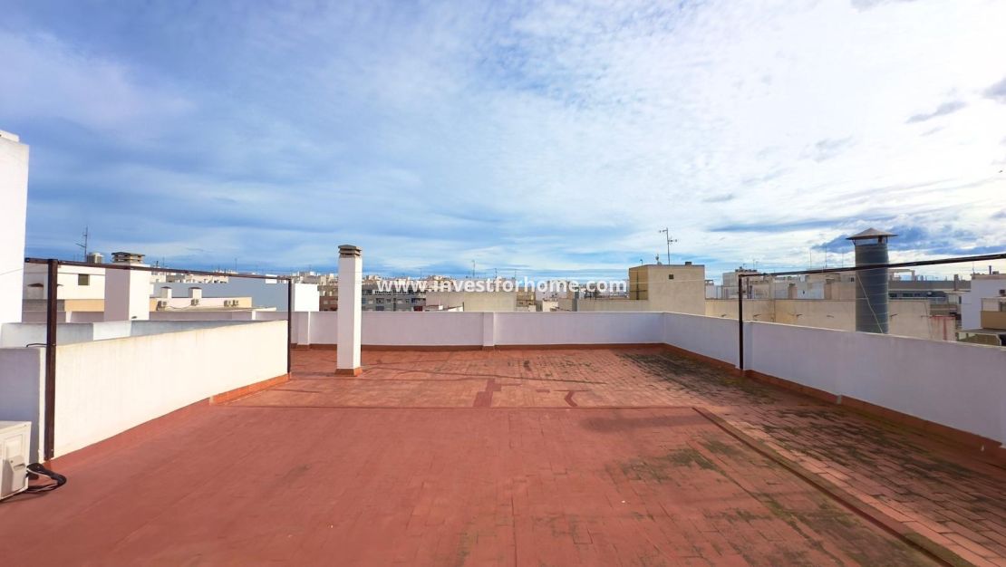 Sale - Apartment - Torrevieja - Centro