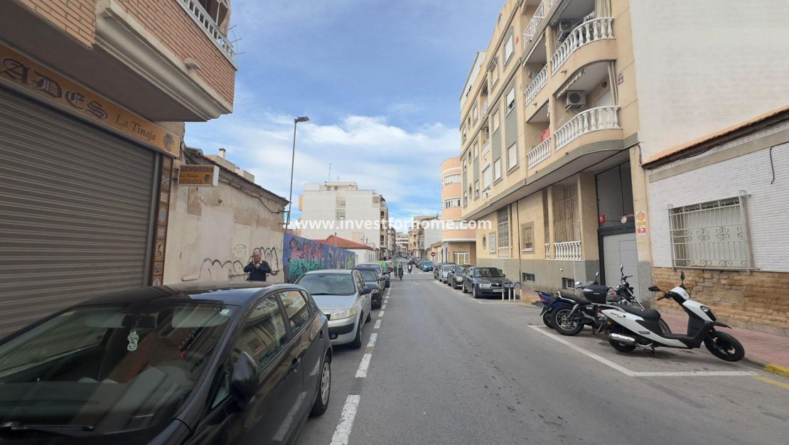Sale - Apartment - Torrevieja - Centro