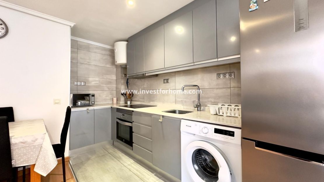 Sale - Apartment - Torrevieja - Centro