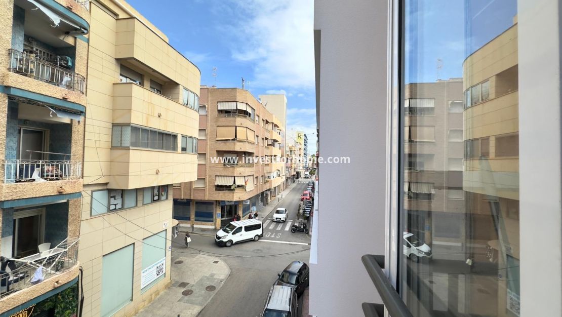 Sale - Apartment - Torrevieja - Centro