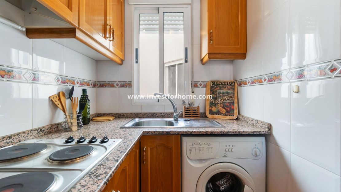 Sale - Apartment - Torrevieja - Centro