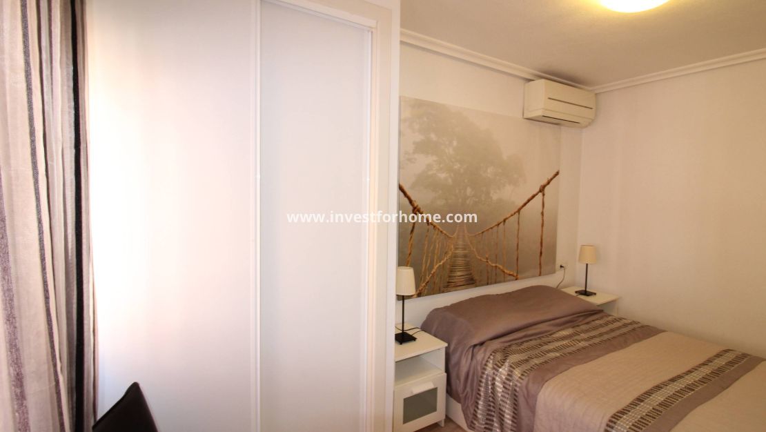 Sale - Apartment - Torrevieja - Centro