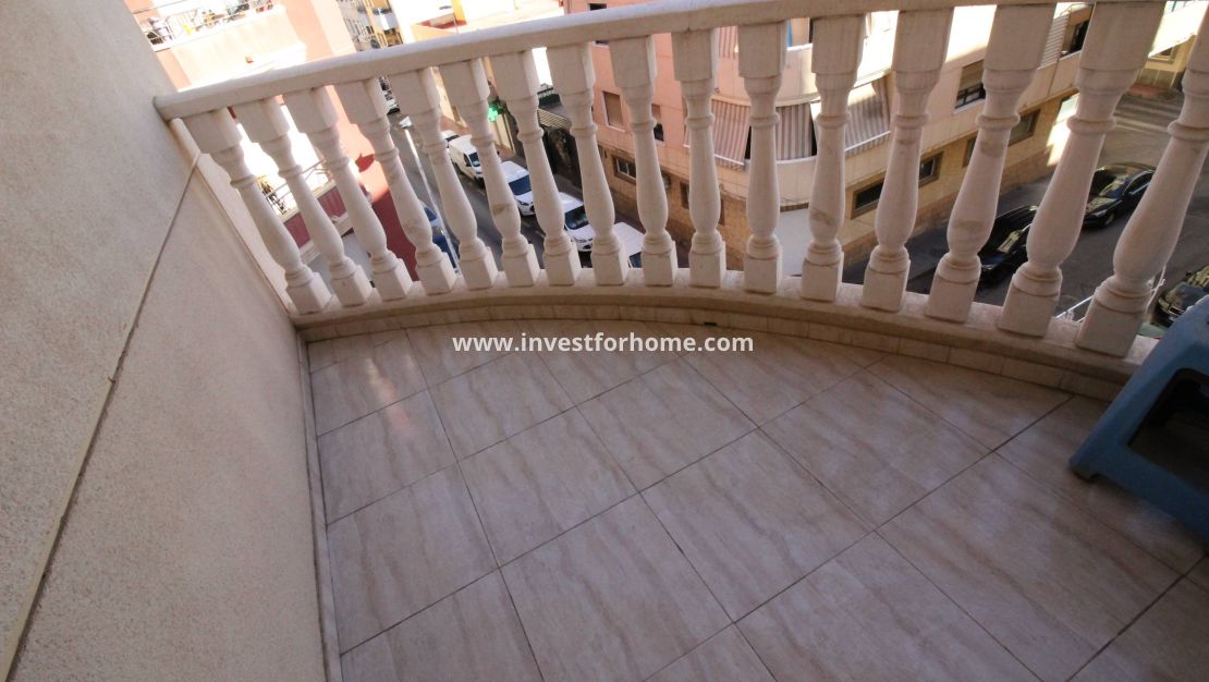 Sale - Apartment - Torrevieja - Centro