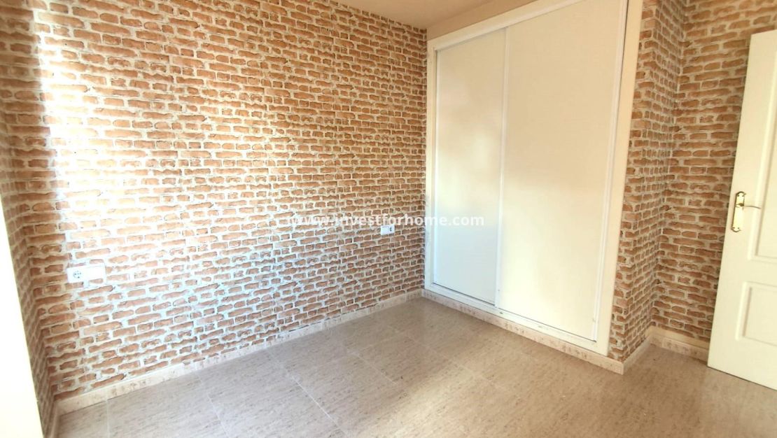 Sale - Apartment - Torrevieja - Centro