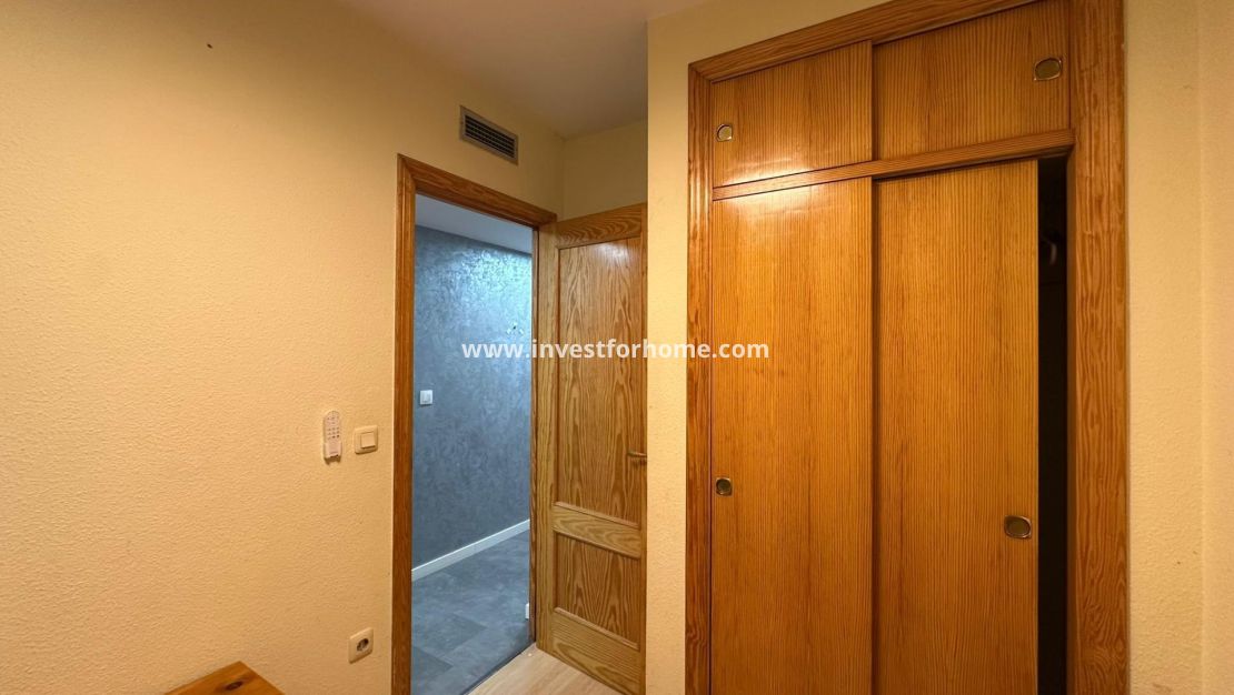 Sale - Apartment - Torrevieja - Centro