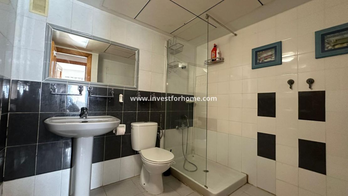 Sale - Apartment - Torrevieja - Centro