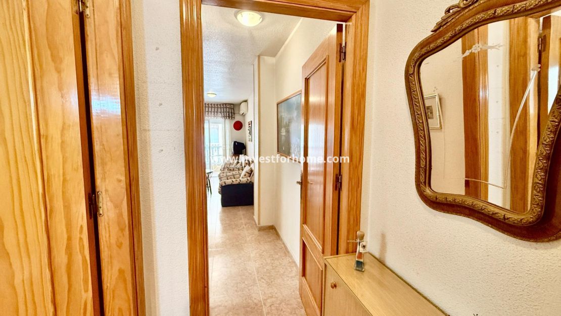 Sale - Apartment - Torrevieja - Centro