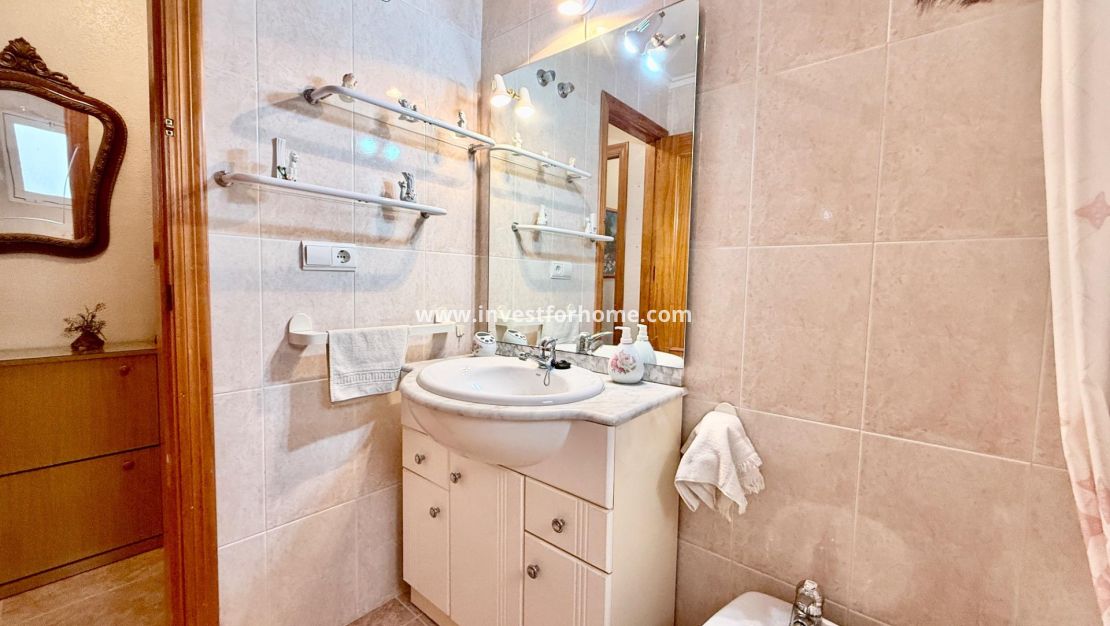 Sale - Apartment - Torrevieja - Centro