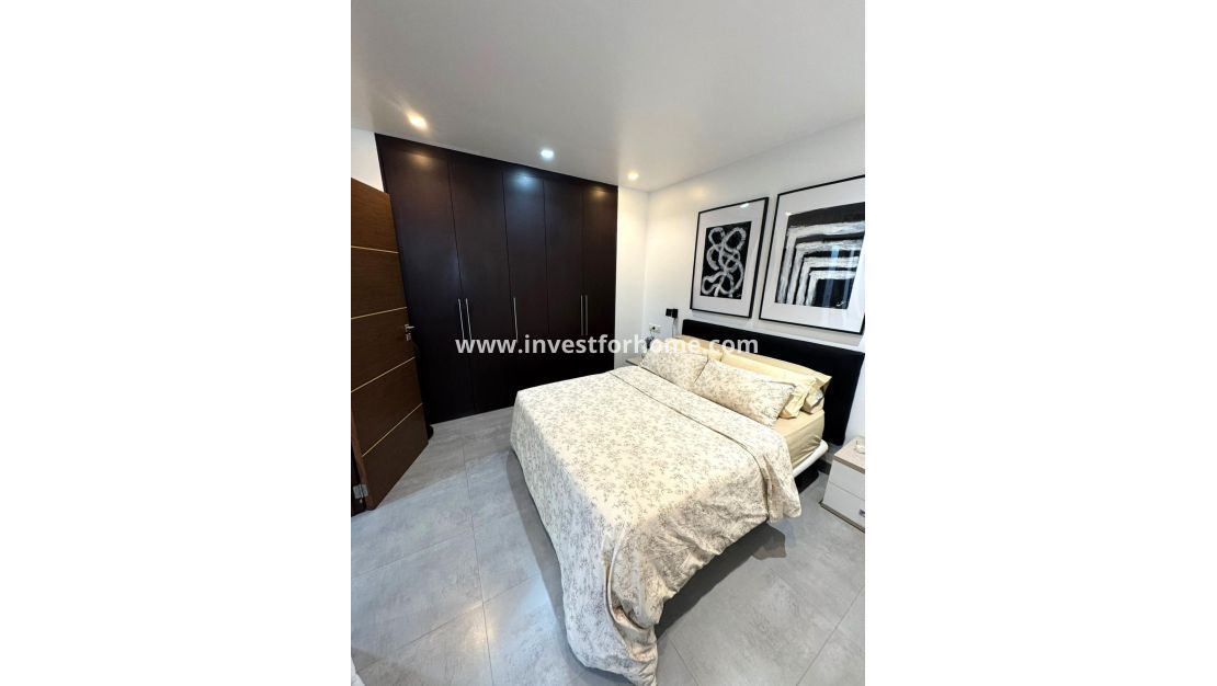 Sale - Apartment - Torrevieja - Centro