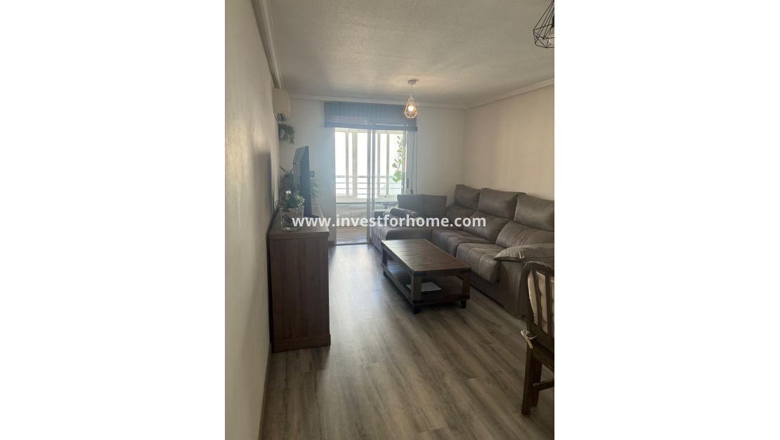Sale - Apartment - Torrevieja - Centro