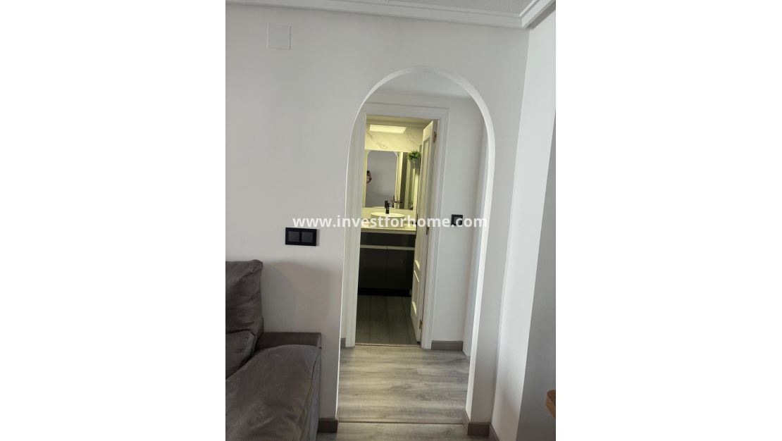 Sale - Apartment - Torrevieja - Centro