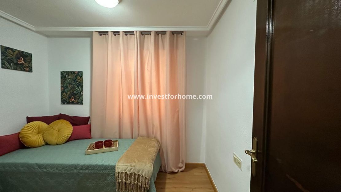 Sale - Apartment - Torrevieja - Centro