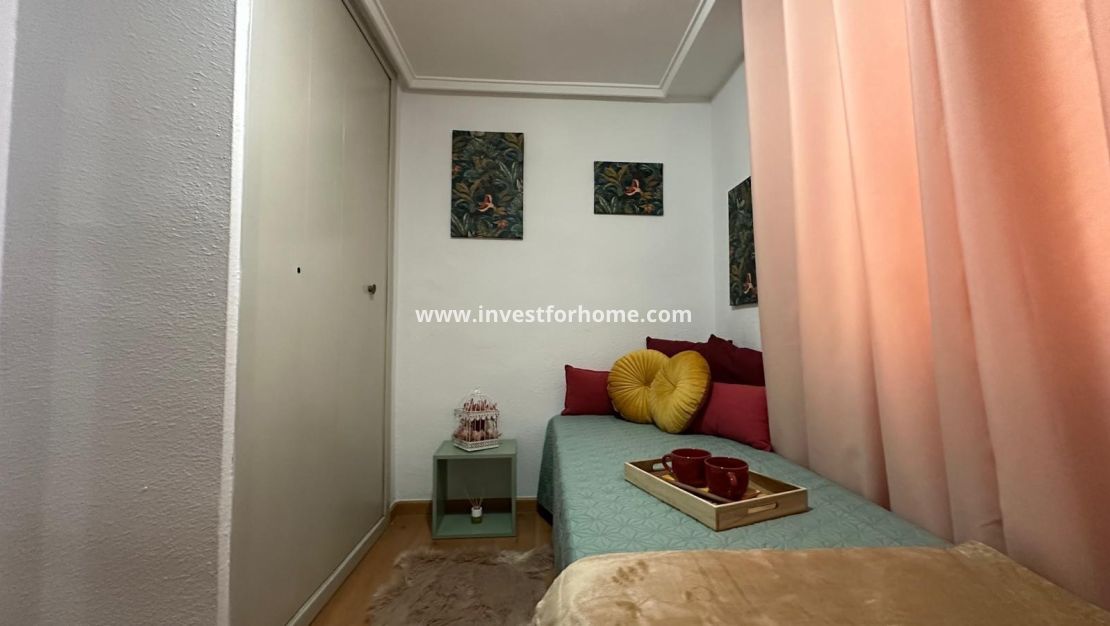 Sale - Apartment - Torrevieja - Centro