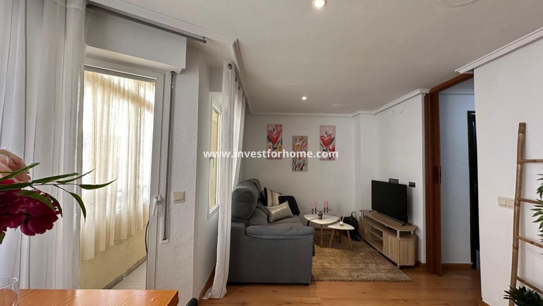 Sale - Apartment - Torrevieja - Centro
