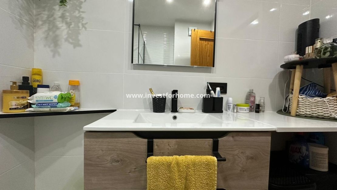 Sale - Apartment - Torrevieja - Centro