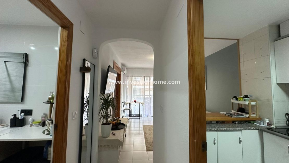 Sale - Apartment - Torrevieja - Centro