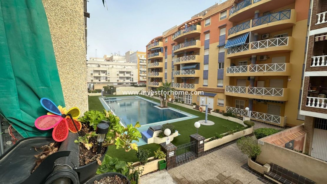 Sale - Apartment - Torrevieja - Centro