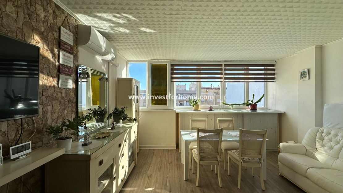 Sale - Apartment - Torrevieja - Centro