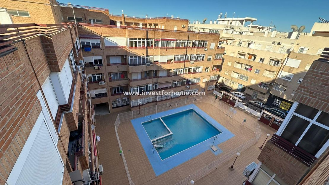 Sale - Apartment - Torrevieja - Centro