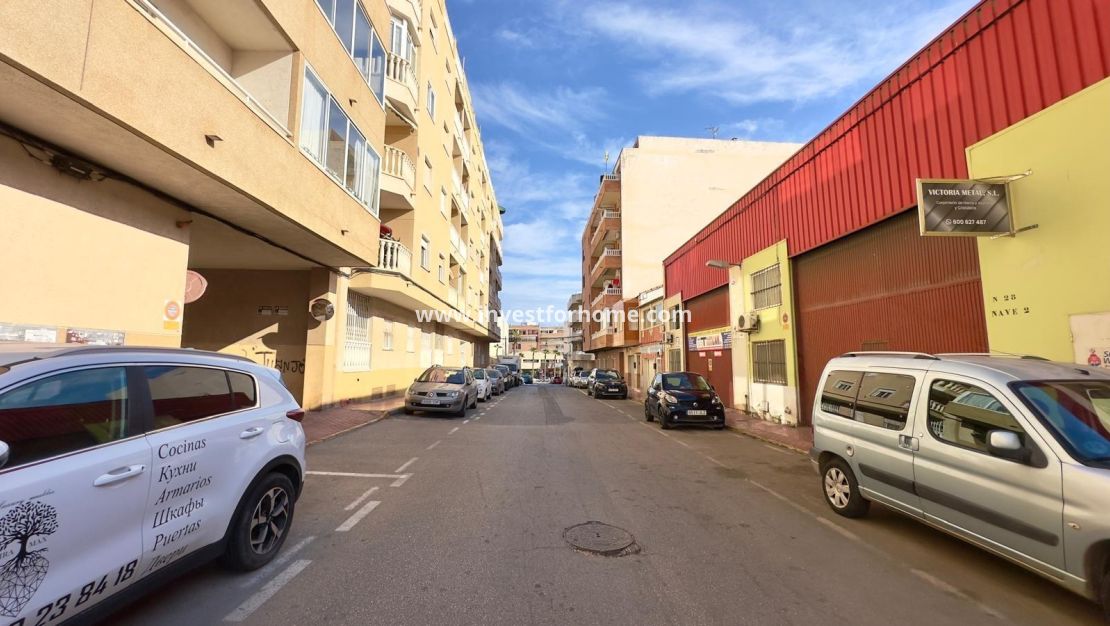 Sale - Apartment - Torrevieja - Centro