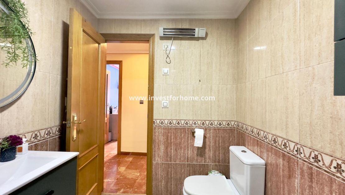 Sale - Apartment - Torrevieja - Centro