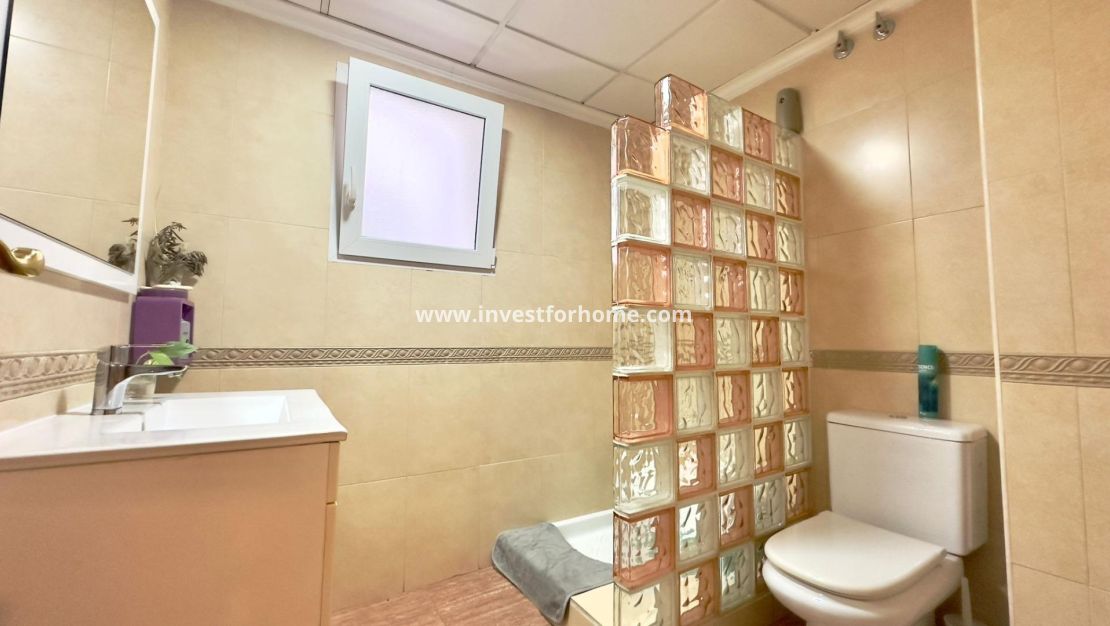 Sale - Apartment - Torrevieja - Centro