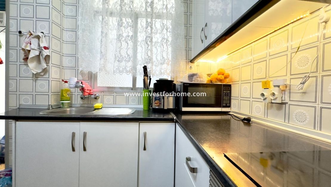 Sale - Apartment - Torrevieja - Centro