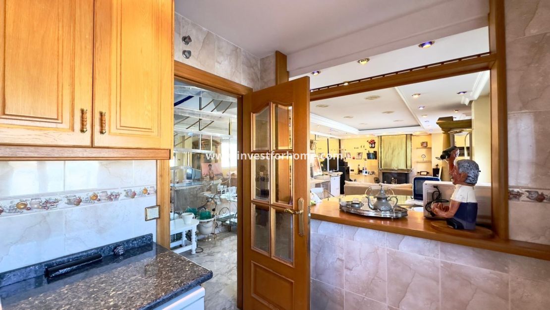 Sale - Apartment - Torrevieja - Centro