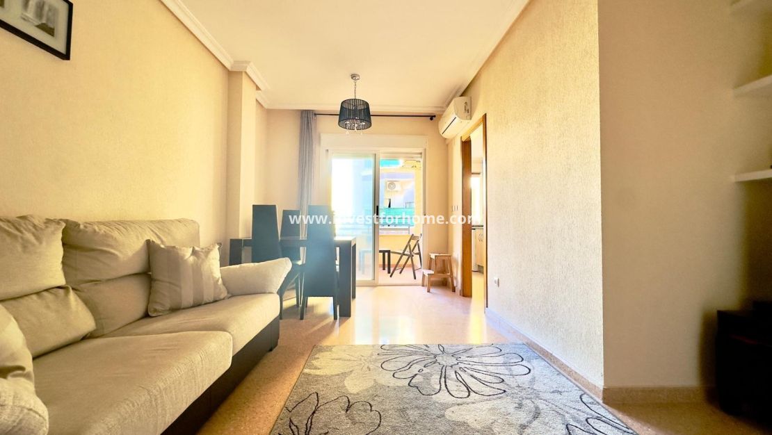 Sale - Apartment - Torrevieja - Centro