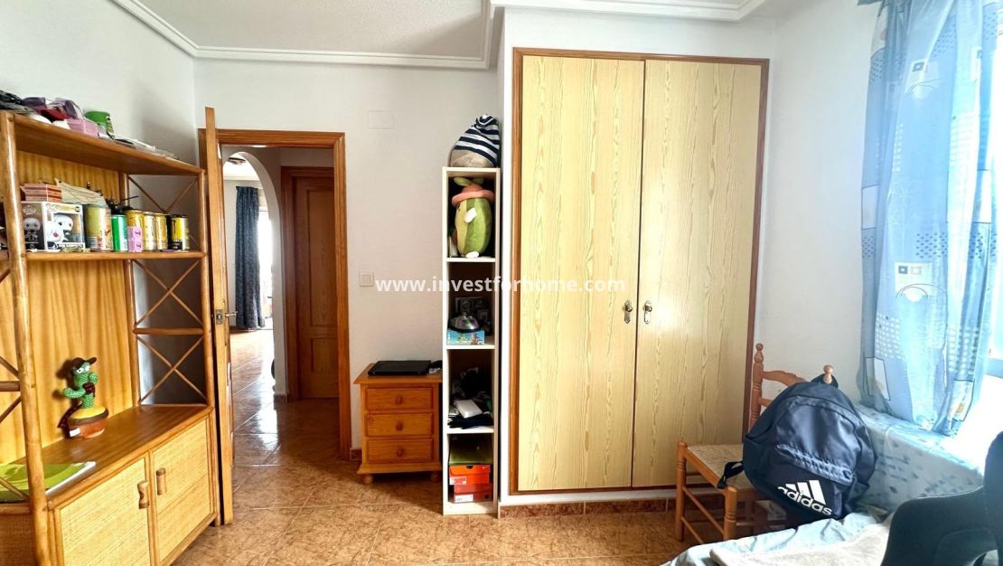 Sale - Apartment - Torrevieja - Centro