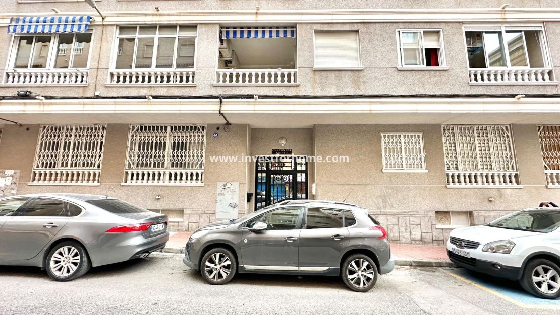 Sale - Apartment - Torrevieja - Centro