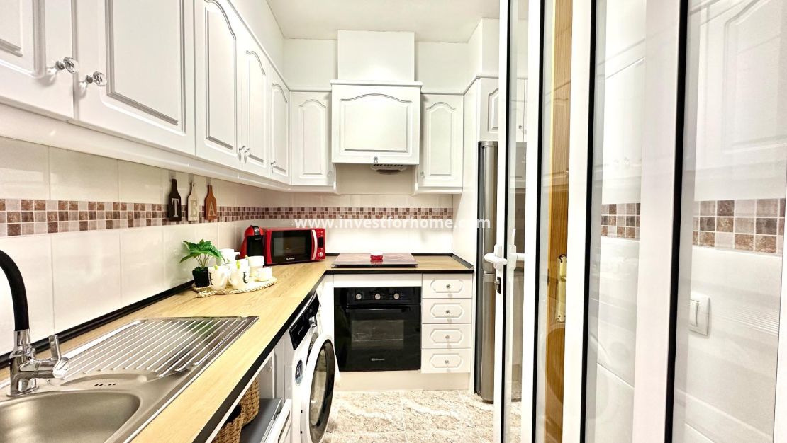 Sale - Apartment - Torrevieja - Centro