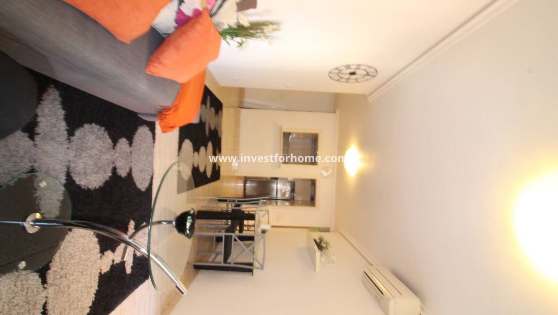 Sale - Apartment - Torrevieja - Centro