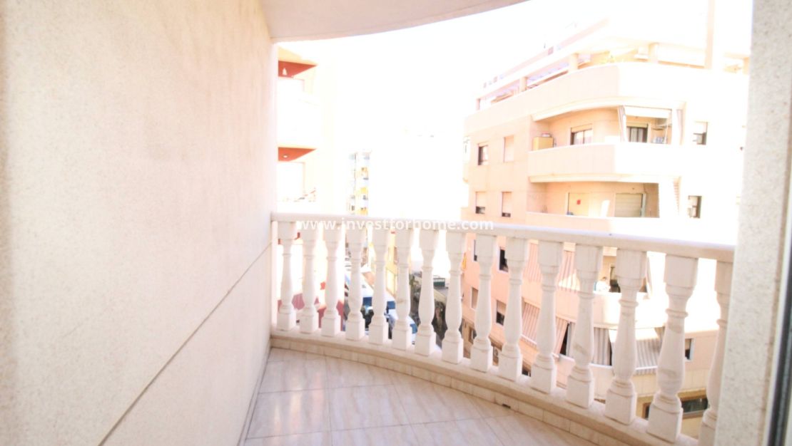 Sale - Apartment - Torrevieja - Centro