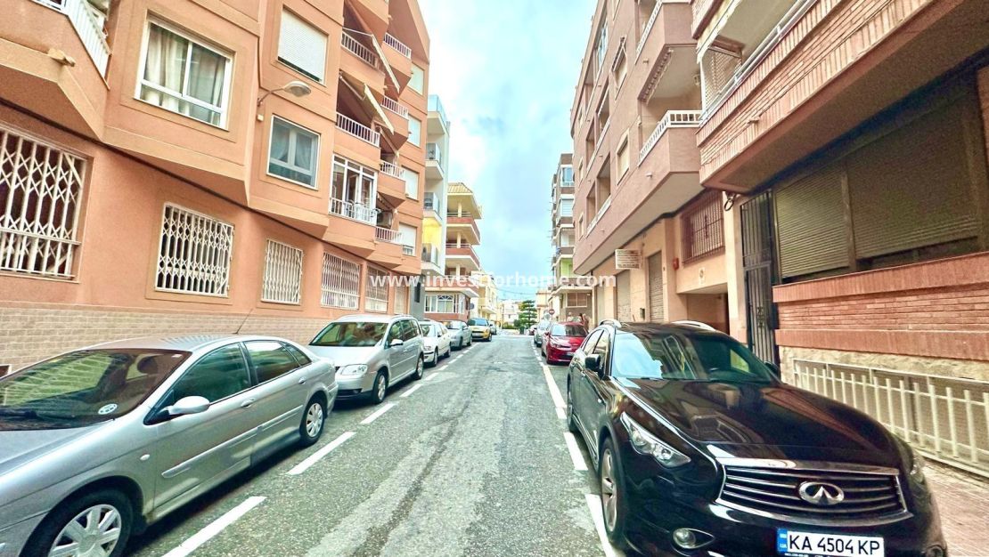 Sale - Apartment - Torrevieja - Centro