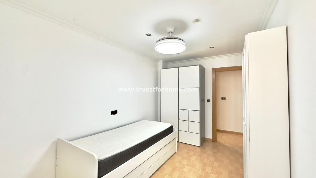 Sale - Apartment - Torrevieja - Centro