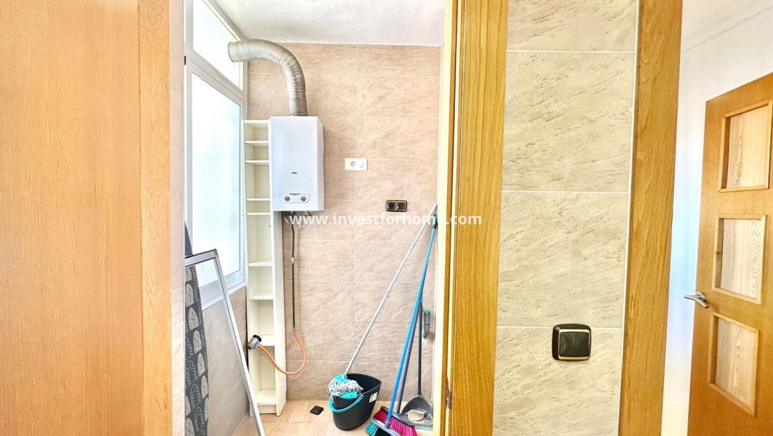 Sale - Apartment - Torrevieja - Centro