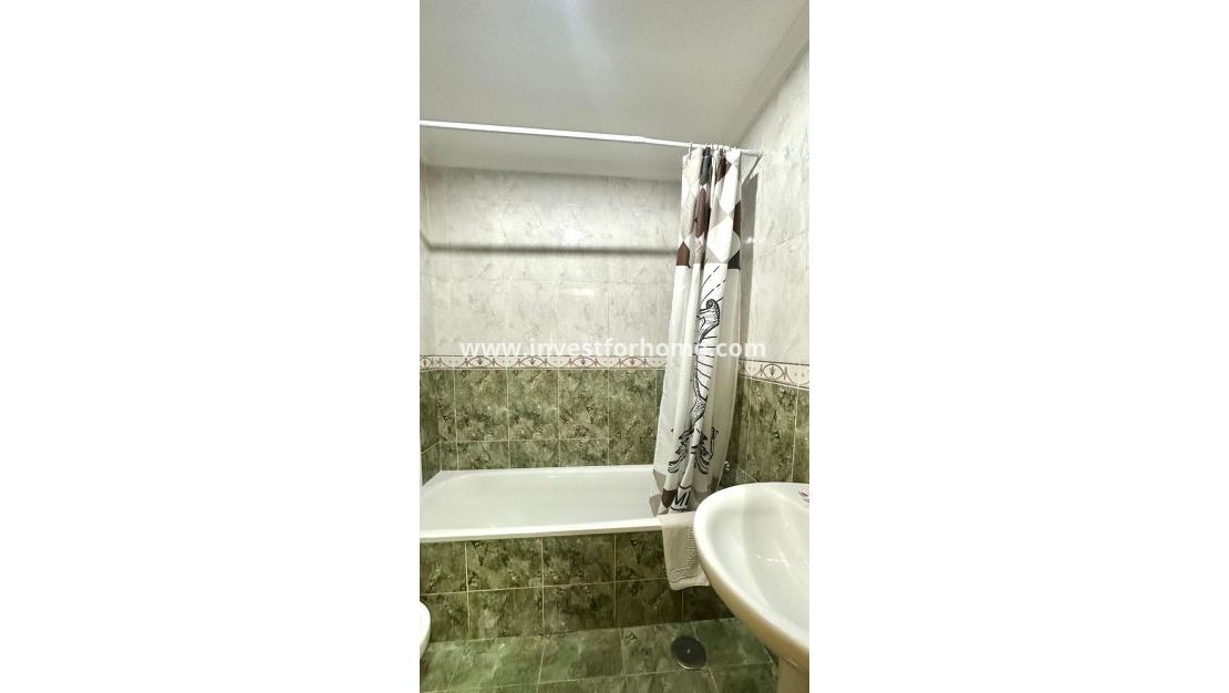 Sale - Apartment - Torrevieja - Centro