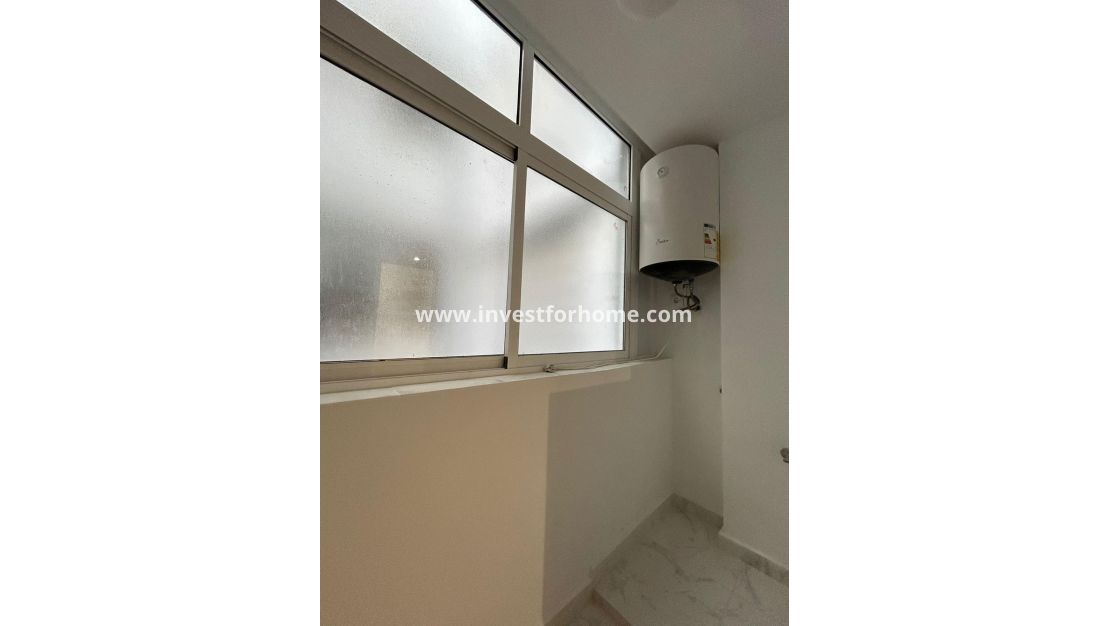 Sale - Apartment - Torrevieja - Centro