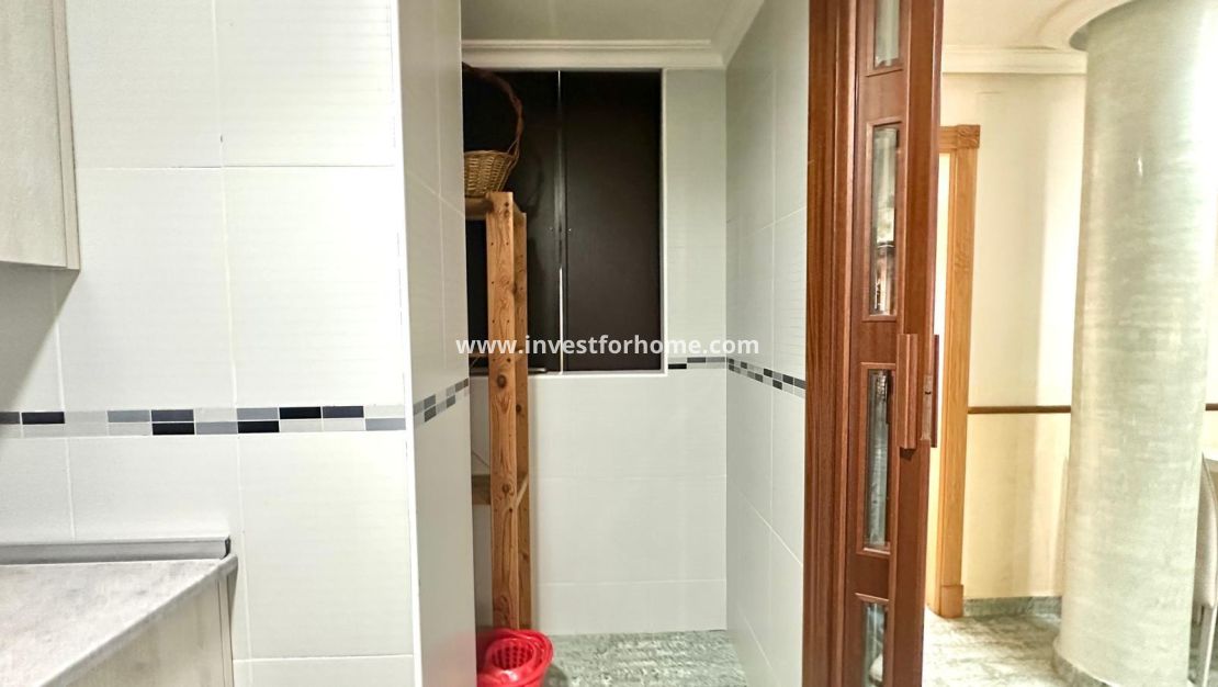 Sale - Apartment - Torrevieja - Centro