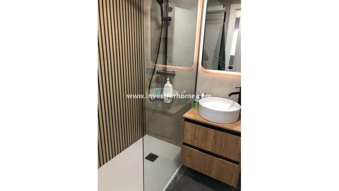 Sale - Apartment - Torrevieja - Centro